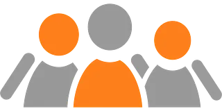 Drei stilisierte Figuren in Grau und Orange, die eine Gruppe darstellen.